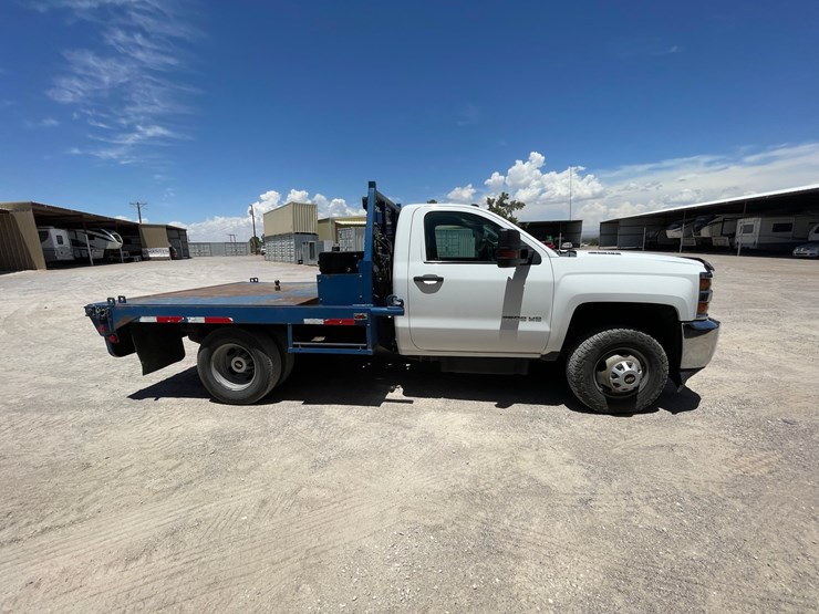 2016-chevrolet-silverado-3500-image-8