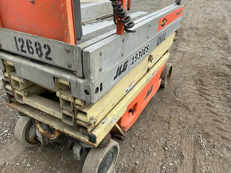2006-jlg-1930es-image-16