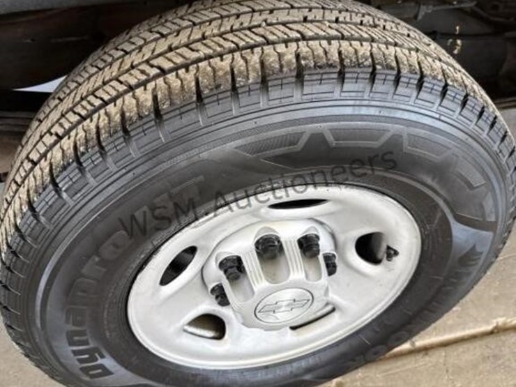 2016-chevrolet-express-2500-image-9