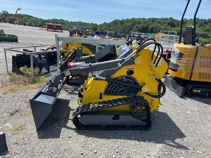 #71-•-2026-ats-t460-mini-skid-steer-image-1