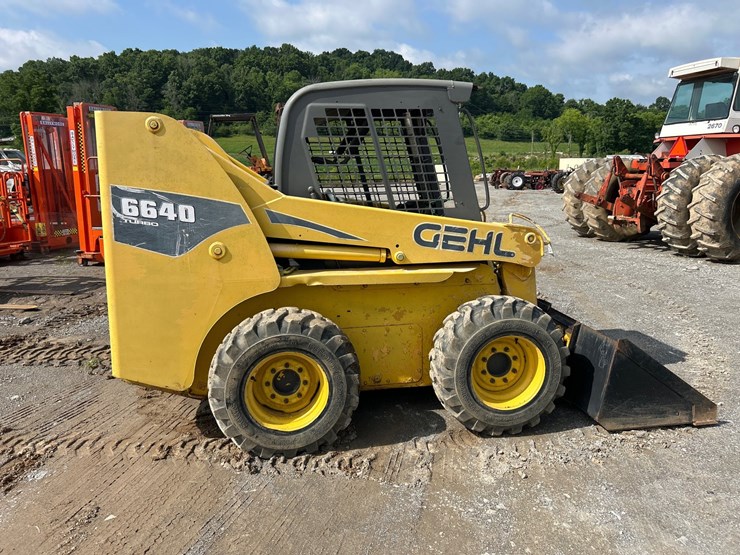 gehl-6640-image-2