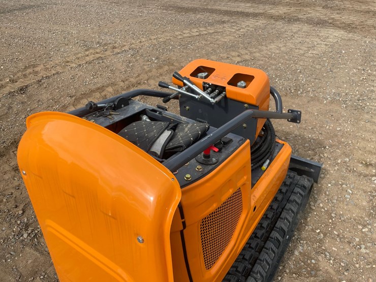 #2015-•-unused-2026-landhonor-mini-excavator-image-7