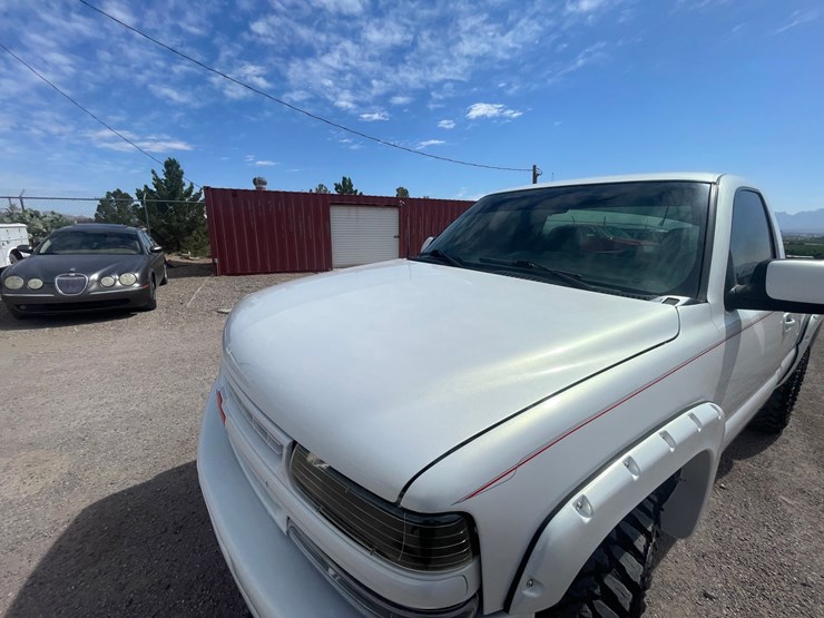 #212-•-2001-chevrolet-silverado-pickup-truck-(has-a-nm-title-image-12