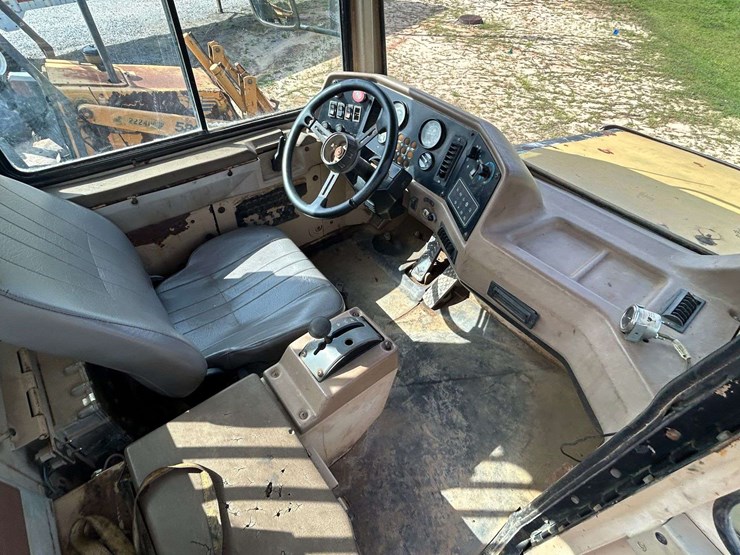 caterpillar-d250e-image-45