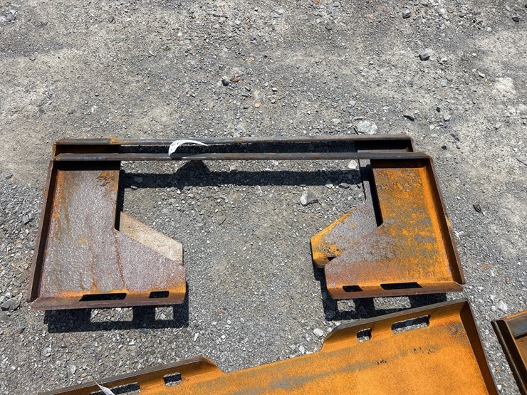 #93-•-(2)-open-back-skid-steer-mount-plates-image-1