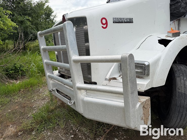 2013-kenworth-t800-image-13