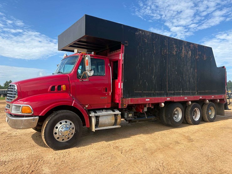 2006-sterling-l9500-image-1