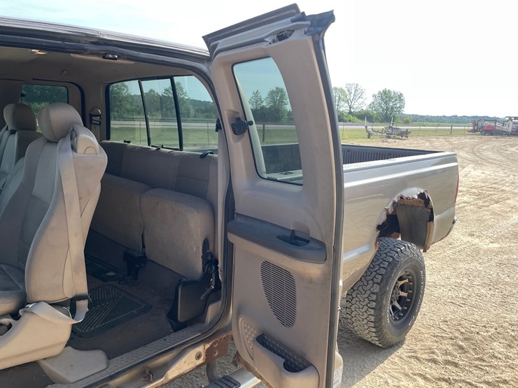 2004-ford-f350-image-37