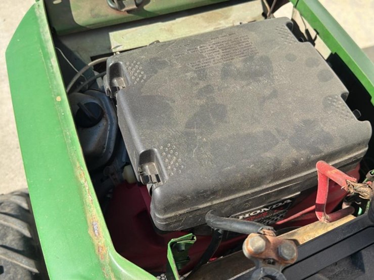 john-deere-318-image-12