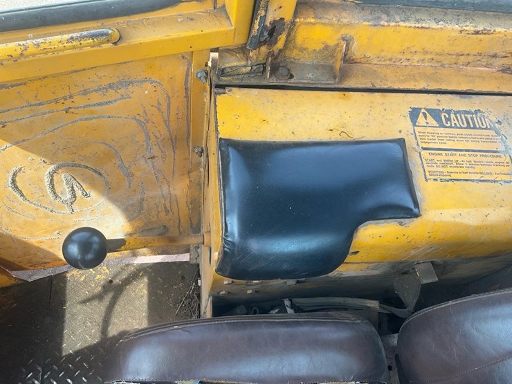 1980-john-deere-644-image-39