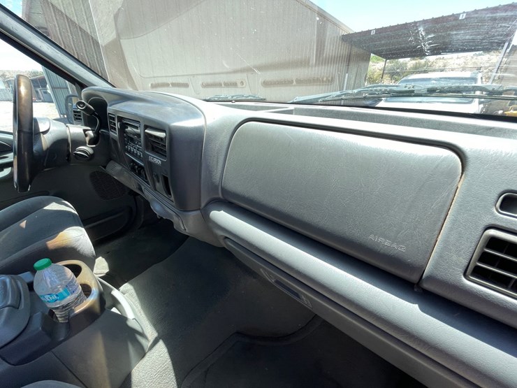 2002-ford-excursion-image-75