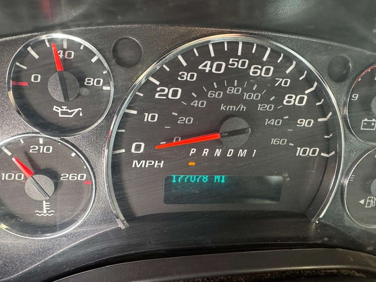 2013-chevrolet-express-g2500-image-27