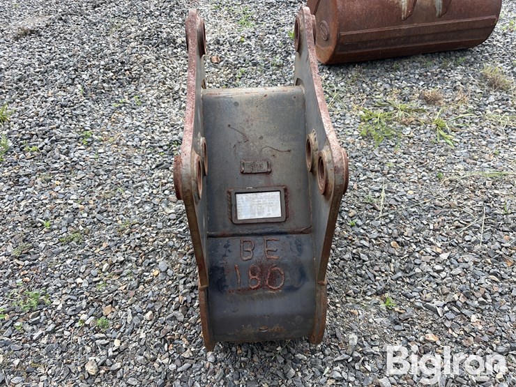 2011-new-holland-lb75-image-6