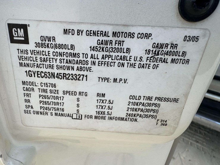 2005-cadillac-escalade-image-28