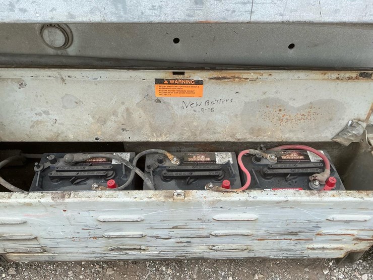 #1301-•-mec-254ht-scissor-lift-image-28