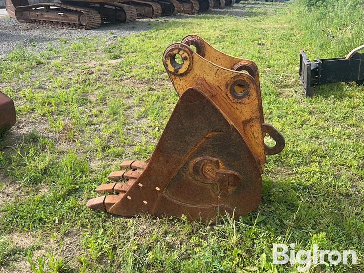 c&p-def-24”-excavator-bucket-image-8
