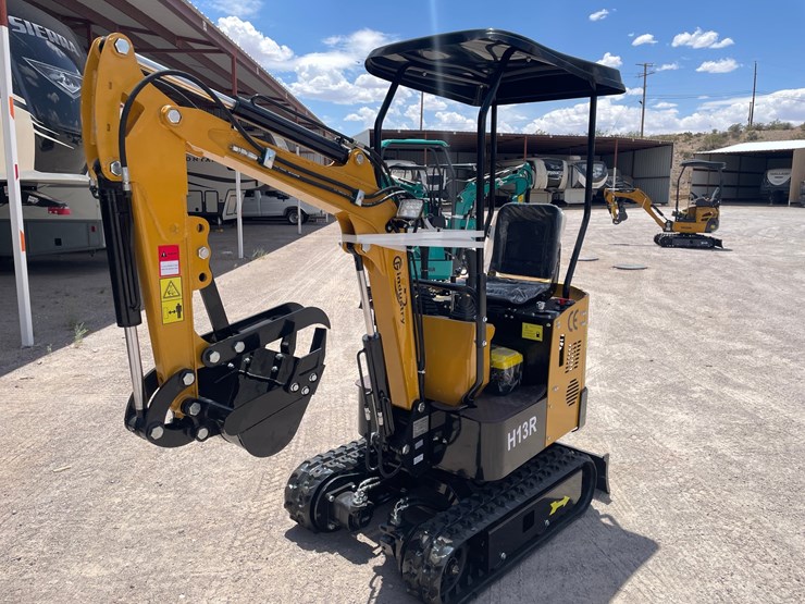#2651-•-unused-cfg-mini-excavator-image-2