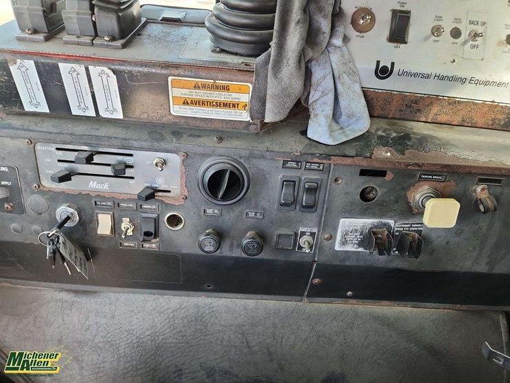 1999-mack-mr690s-image-28