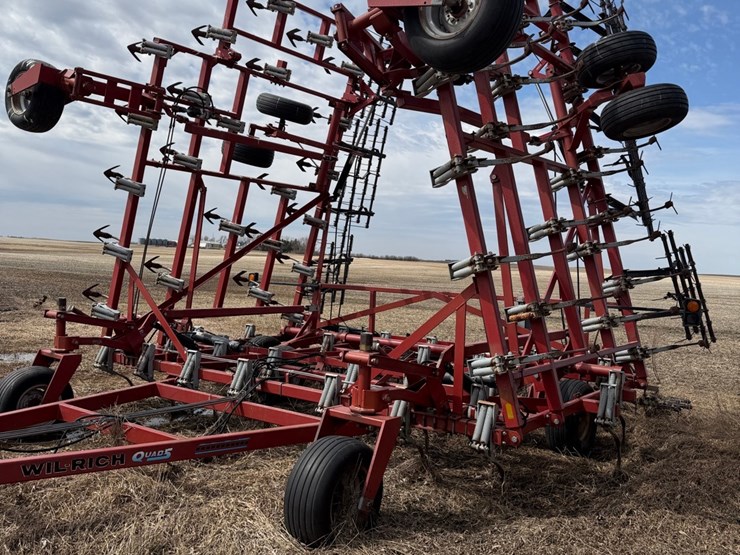 wilrich-47’-quad-5--field-cultivator,-tri-fold,-double-spring-shanks,-nice-shape,-￼note:-top-is-not-folded-down-in-photos,-but-will-image-6
