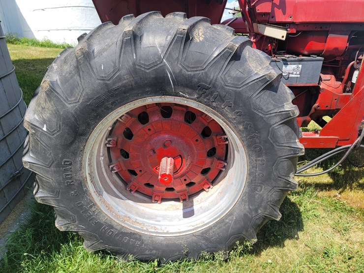case-ih-farmall-706-image-27
