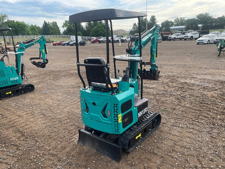 #2022-•-2026-cfg-mh13rx-mini-excavator-image-3