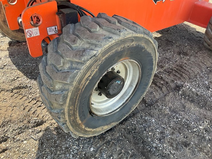 2005-jlg-600s-image-8