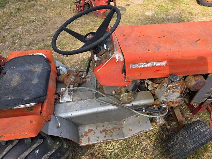 1974-massey-ferguson-12-image-10