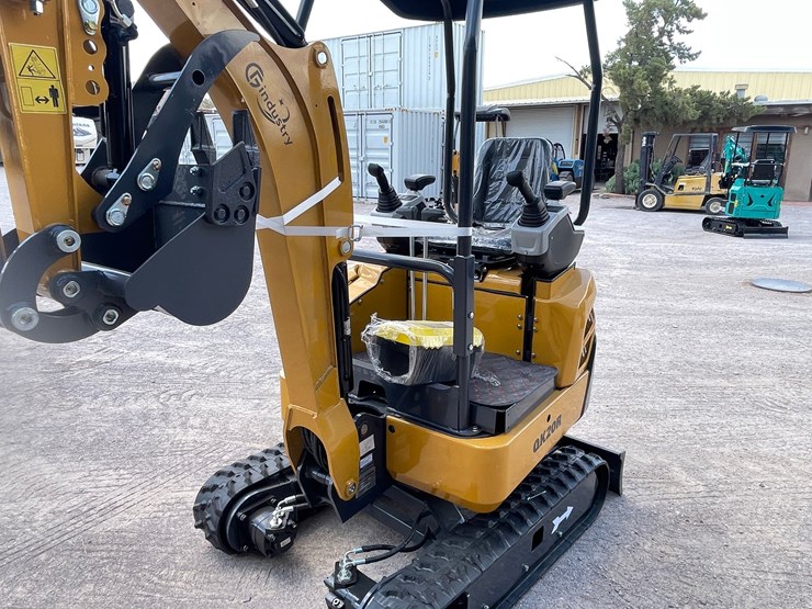 #2662-•-unused-cfg-mini-excavator-image-23