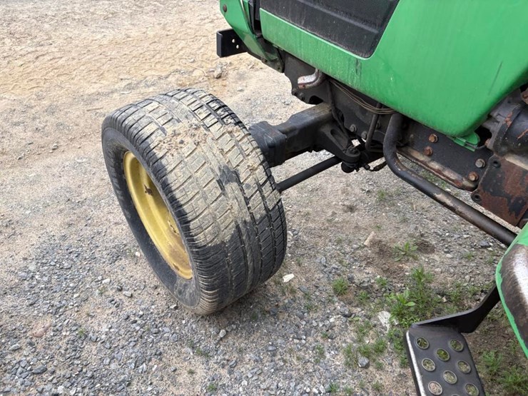 john-deere-4710-image-11