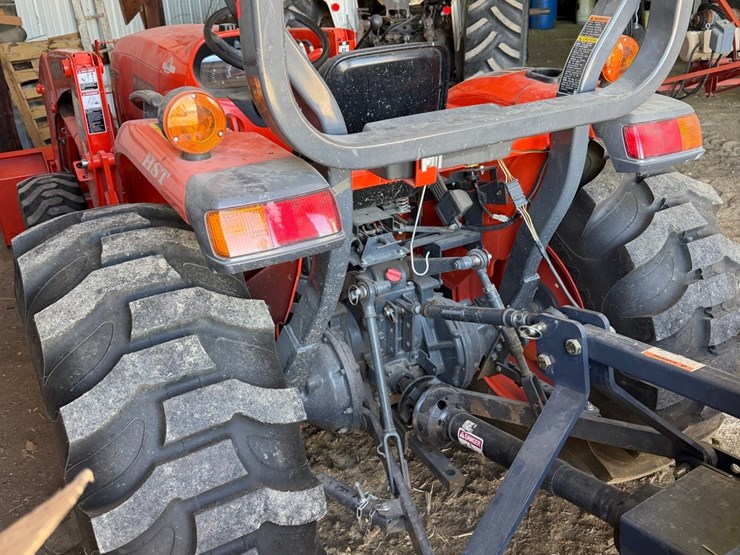l-4600-kubota-mfd-tractor-with-loader,-237-hours-image-11