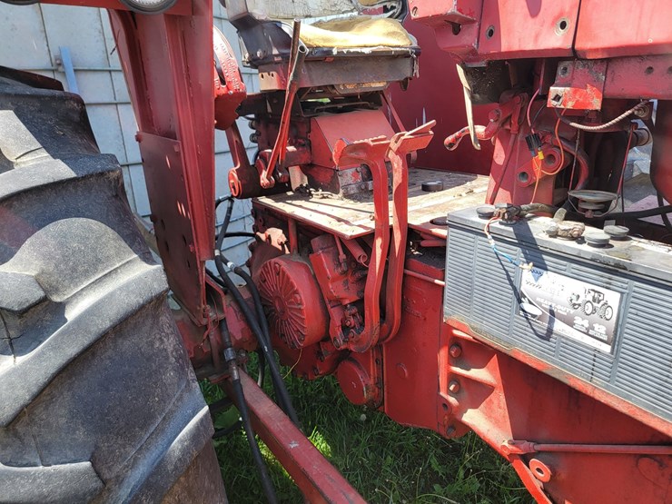case-ih-farmall-706-image-13