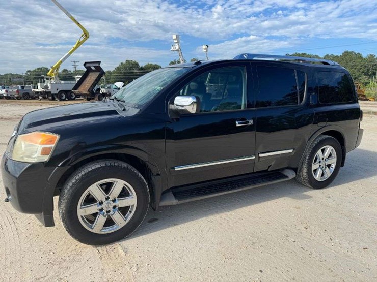 2014-nissan-armada-image-1