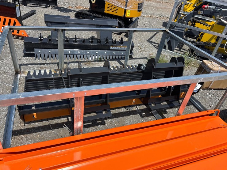 #76-•-78”-skid-steer-land-leveler-image-3