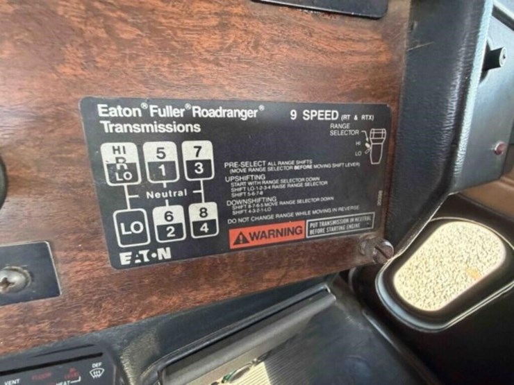 1992-peterbilt-379-image-15