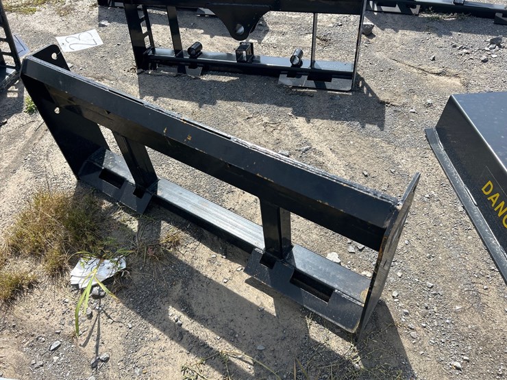 #23-•-skid-steer-pallet-fork-frame-image-2