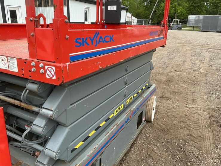 #1305-•-2007-skyjack-sj4632-scissor-lift-image-9