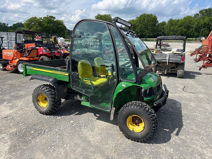 john-deere-gator-image-1