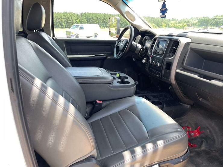 2014-dodge-ram-5500-image-18