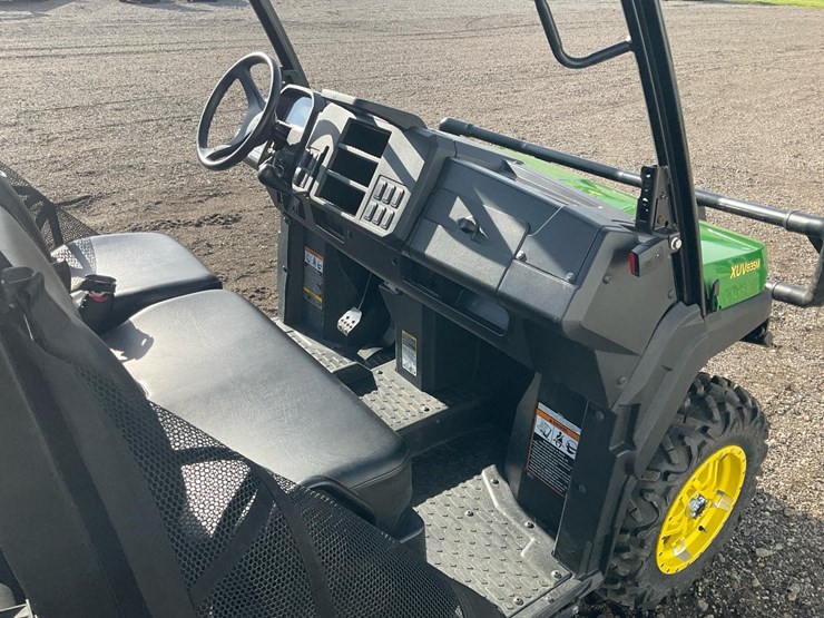 2024-john-deere-gator-image-25