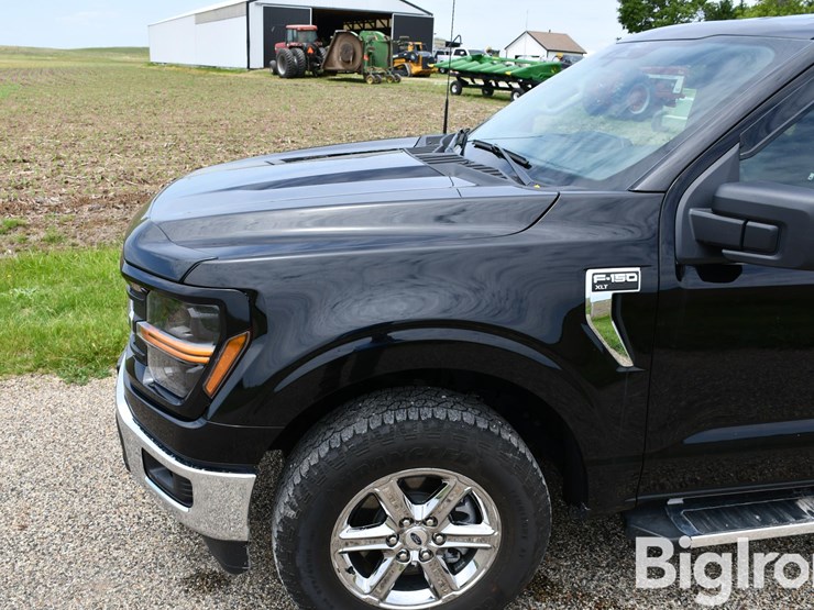 2025-ford-f150-xlt-image-12