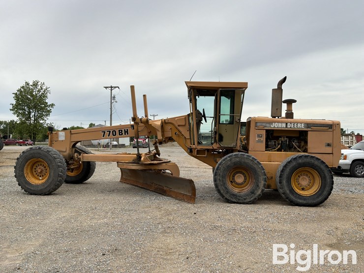 1994-deere-770bh-image-8
