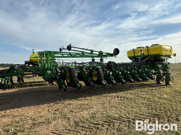 2023-john-deere-1775nt-image-1