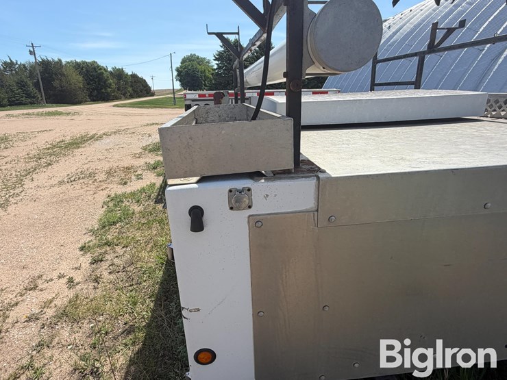 fiberglass-utility-pickup-box-image-10