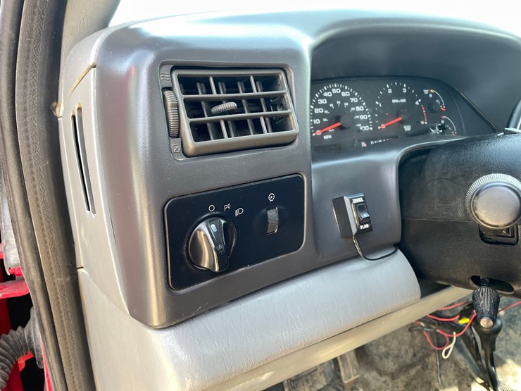 2003-ford-f550-image-50