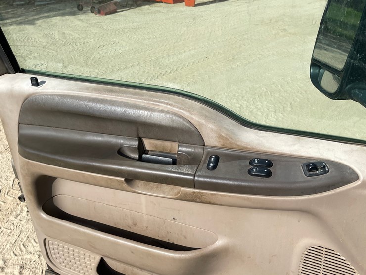 2004-ford-f350-image-34