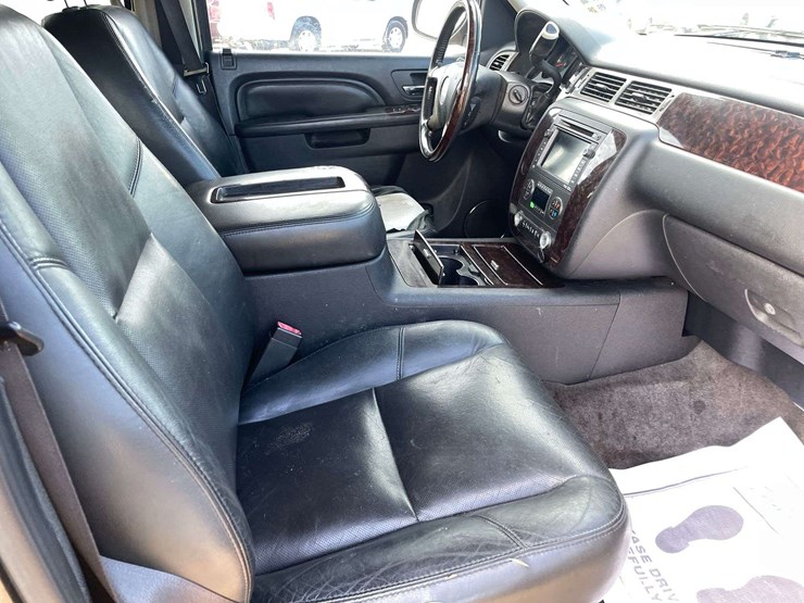 2011-gmc-yukon-denali-image-18