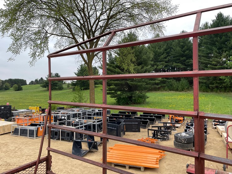 #2005-•-16'-hay-wagon-image-25