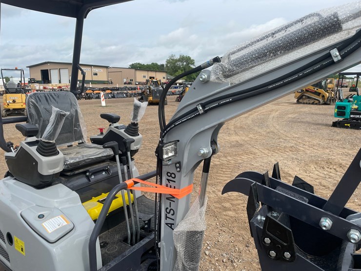 #2028-•-unused-2026-rt15r-ats-mini-excavator-image-7