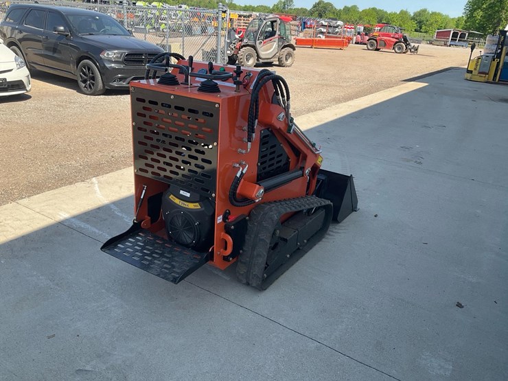 #1050-•-2025-landhero-ldh-t460-mini-skid-steer-image-7