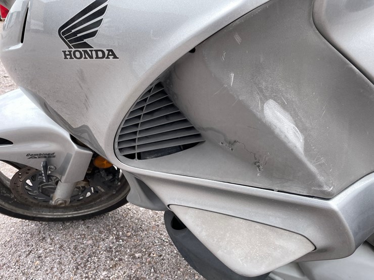 #214-•-2010-honda-touring-(has-a-nm-title)-image-13